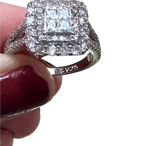 Mini Stone Silver Zircon Diamond Ring - Picture 10 of 10